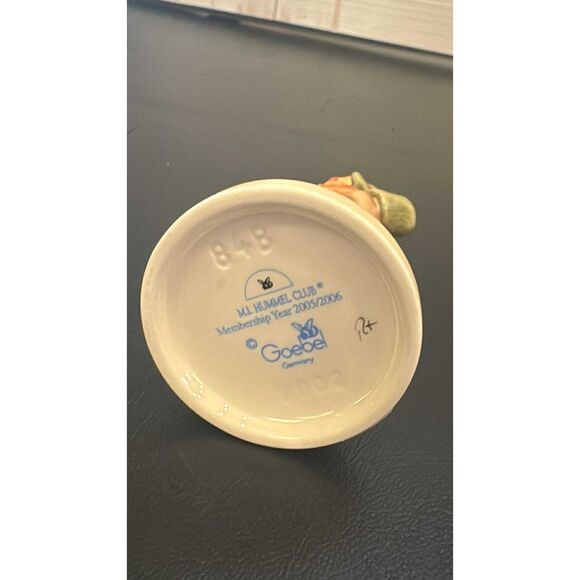 Lot of 4 Hummel 4 inches Tall  Germany  Goebel Figurine - Picture 4 of 10